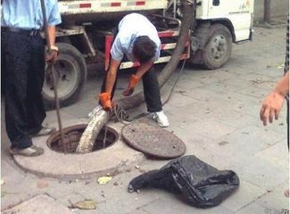 馬群清理化糞池84533304 6噸吸污車專業清理化糞池哦